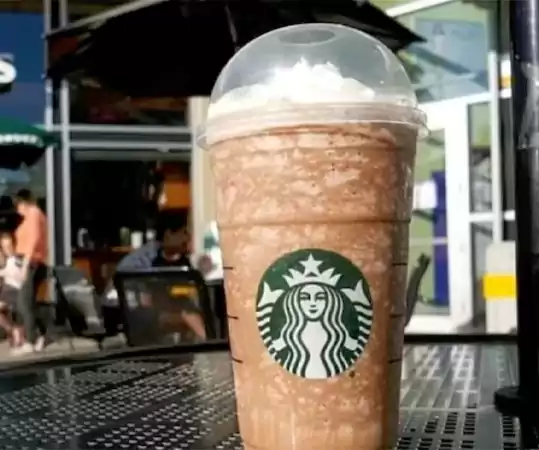 Starbucks unveils a 1 billion dolor restructuring plan